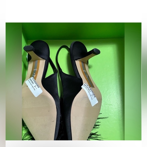 Shoes Size 6.5 - Picture 5 of 9